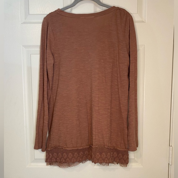 Logo Lori Goldstein blouse
Size Medium - Picture 4 of 5